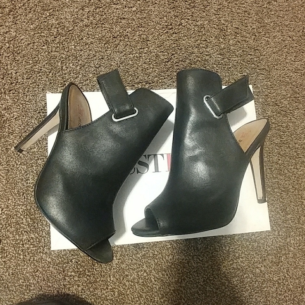 Black strap heels